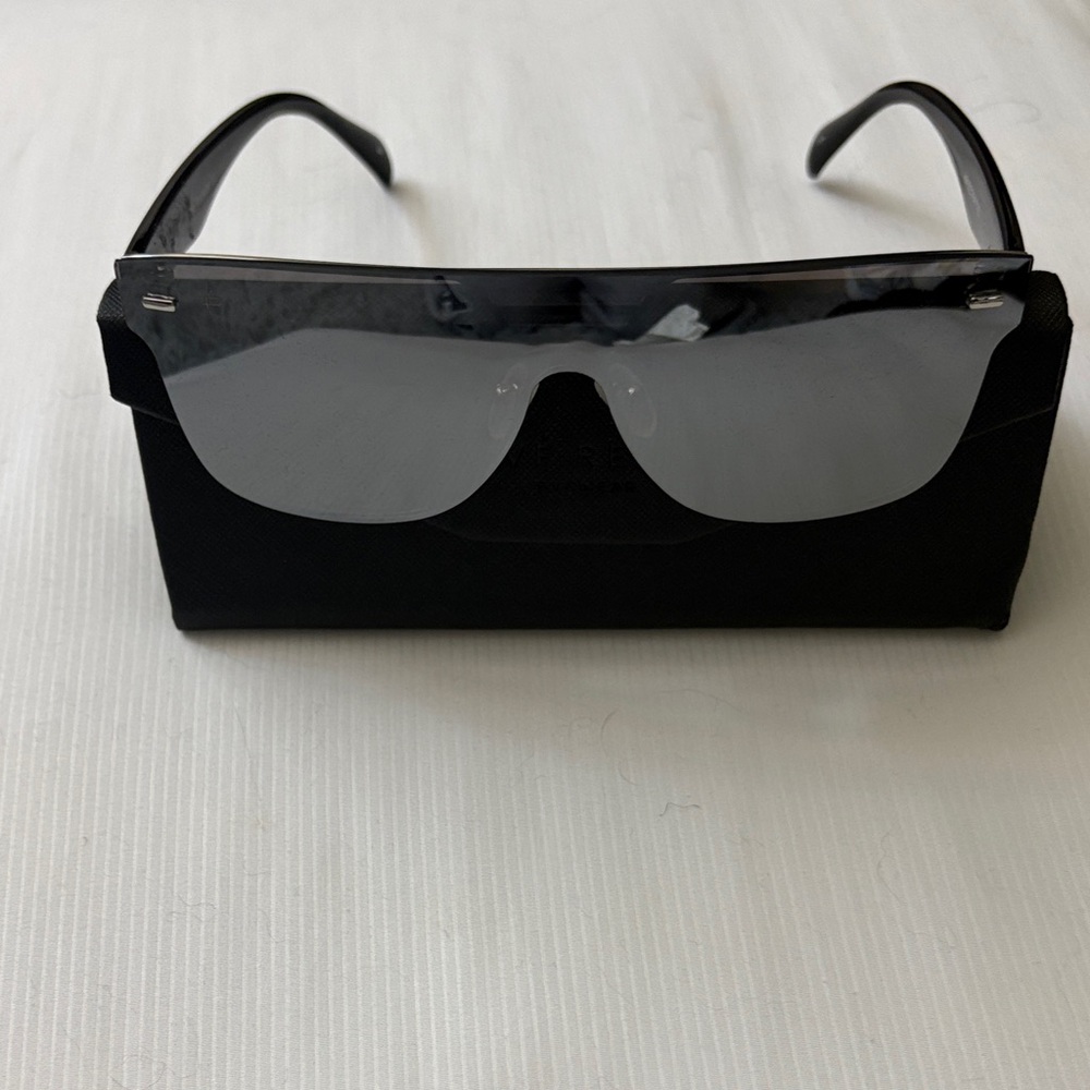 Stylish Black Sunglasses